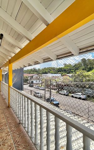 Casa para alugar com 129m², 3 quartos e 2 vagas Casa para alugar com 129m², 3 quartos e 2 vagasSacada