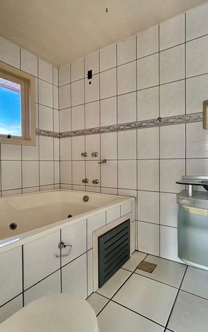 Casa para alugar com 129m², 3 quartos e 2 vagas Casa para alugar com 129m², 3 quartos e 2 vagasBanheiro da Suíte