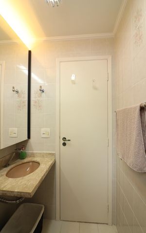 Apartamento à venda com 70m², 2 quartos e 2 vagasBanheiro Social