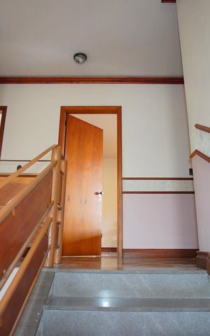 Casa para alugar com 475m², 6 quartos e 7 vagasCorredor