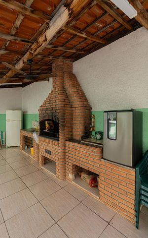 Casa à venda com 315m², 5 quartos e 4 vagas Casa à venda com 315m², 5 quartos e 4 vagasChurrasqueira