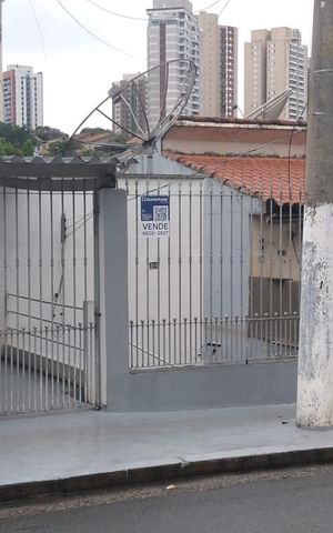 Casa à venda com 160m², 2 quartos e 1 vagaFachada