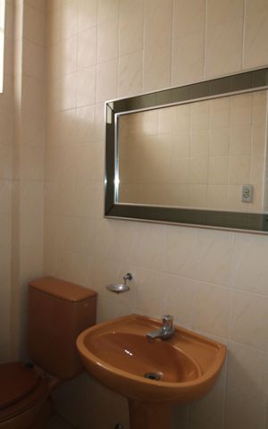 Casa à venda com 160m², 2 quartos e 1 vagaBanheiro