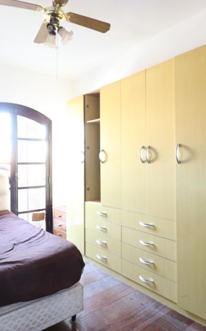 Casa à venda com 300m², 6 quartos e 2 vagasSuíte 2