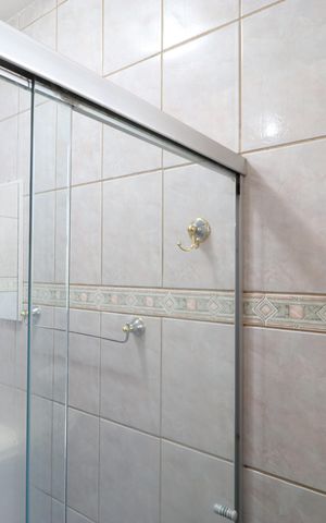 Casa à venda com 300m², 6 quartos e 2 vagasBanheiro da Suíte 3