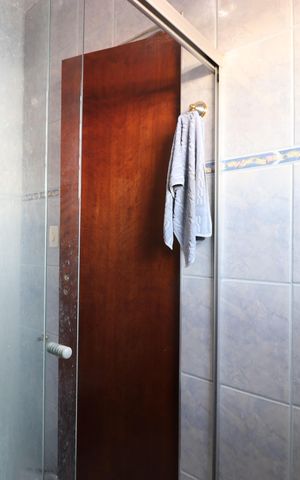 Casa à venda com 300m², 6 quartos e 2 vagasBanheiro da Suíte 1