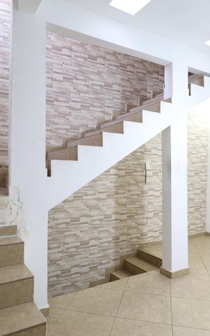 Casa à venda com 300m², 6 quartos e 2 vagasDetalhe