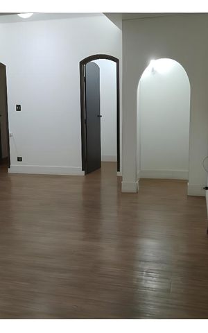 Casa para alugar com 550m², 4 quartos e 6 vagas