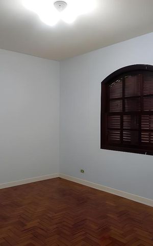 Casa para alugar com 550m², 4 quartos e 6 vagas