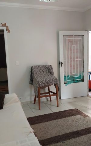 Casa à venda com 137m², 3 quartos e 2 vagas Casa à venda com 137m², 3 quartos e 2 vagasSala