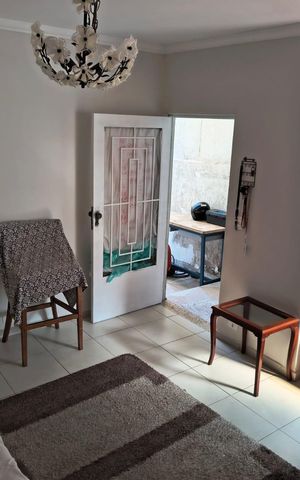 Casa à venda com 137m², 3 quartos e 2 vagas Casa à venda com 137m², 3 quartos e 2 vagasSala