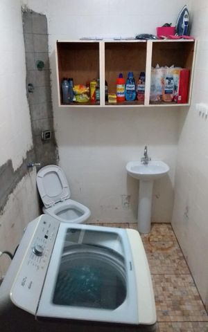 Casa à venda com 137m², 3 quartos e 2 vagas Casa à venda com 137m², 3 quartos e 2 vagasBanheiro de Serviço