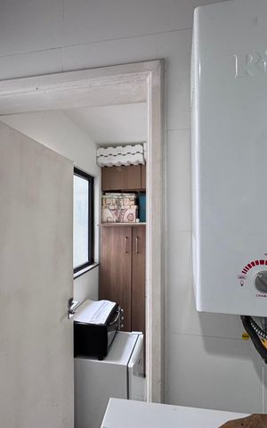 Apartamento à venda com 130m², 3 quartos e 3 vagas Apartamento à venda com 130m², 3 quartos e 3 vagasCozinha e Área de Serviço