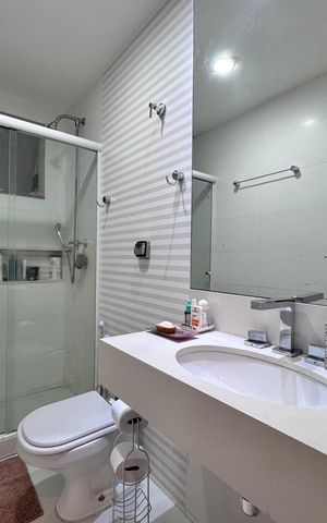 Apartamento à venda com 130m², 3 quartos e 3 vagas Apartamento à venda com 130m², 3 quartos e 3 vagasBanheiro Social