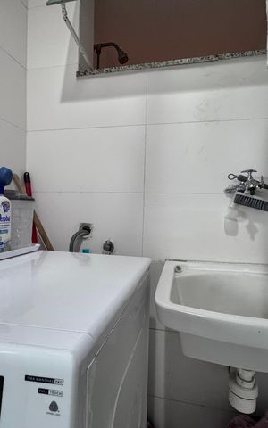 Apartamento à venda com 130m², 3 quartos e 3 vagas Apartamento à venda com 130m², 3 quartos e 3 vagasCozinha e Área de Serviço