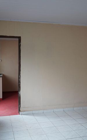 Casa à venda com 70m², 2 quartos e 4 vagasSala