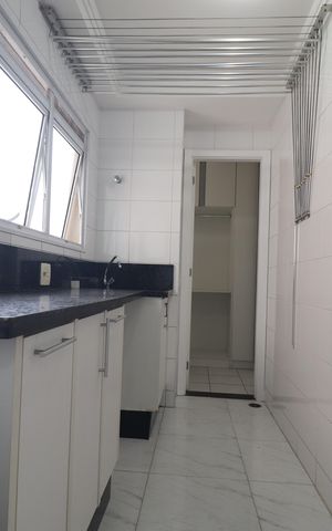 Apartamento à venda com 135m², 4 quartos e 2 vagasCozinha
