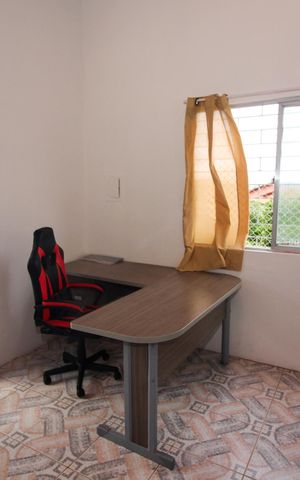Casa à venda com 210m², 2 quartos e 5 vagasEscritório