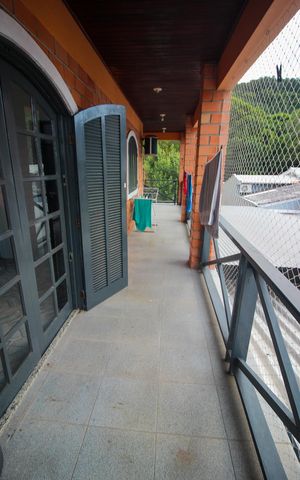 Casa à venda com 210m², 2 quartos e 5 vagasSacada do Escritório