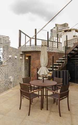 Apartamento à venda com 393m², 3 quartos e 4 vagas Apartamento à venda com 393m², 3 quartos e 4 vagasVaranda