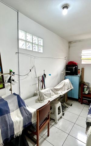 Casa à venda com 292m², 5 quartos e 4 vagasQuartinho 