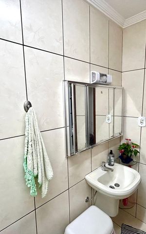 Casa à venda com 292m², 5 quartos e 4 vagasBanheiro 2