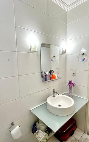 Casa à venda com 292m², 5 quartos e 4 vagasBanheiro 1