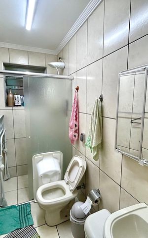 Casa à venda com 292m², 5 quartos e 4 vagasBanheiro 2