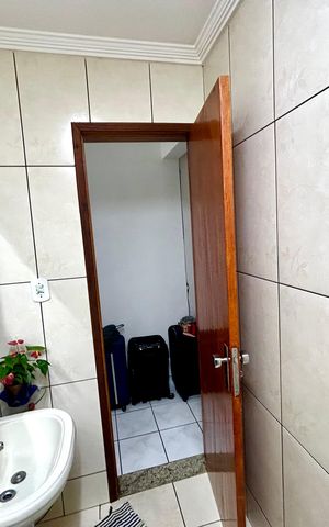 Casa à venda com 292m², 5 quartos e 4 vagasBanheiro 2