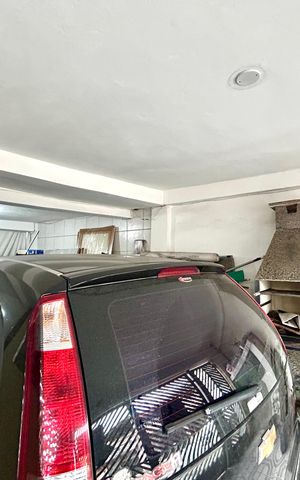 Casa à venda com 292m², 5 quartos e 4 vagasGaragem
