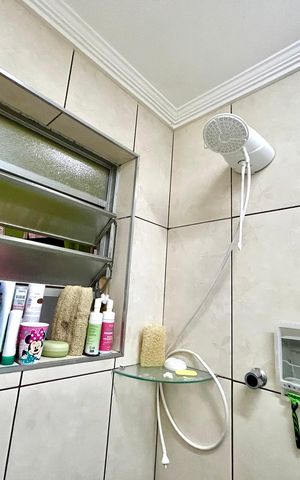 Casa à venda com 292m², 5 quartos e 4 vagasBanheiro 2