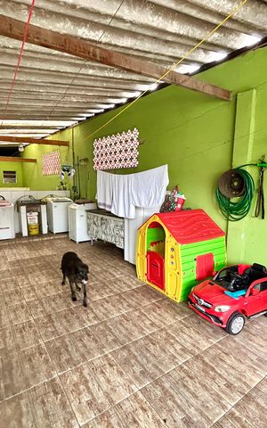 Casa à venda com 292m², 5 quartos e 4 vagasQuintal