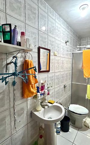 Casa à venda com 292m², 5 quartos e 4 vagasBanheiro da Suíte
