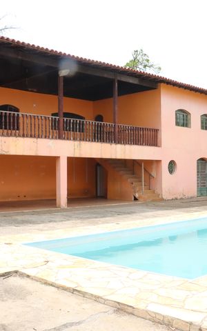 Casa para alugar com 1001m², 4 quartos e 4 vagasFachada