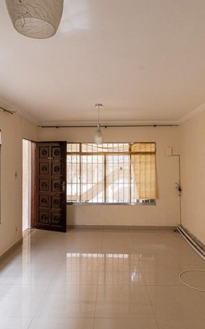Casa para alugar com 230m², 3 quartos e 1 vagaSala