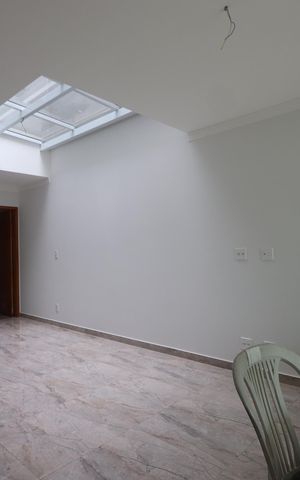 Casa à venda com 107m², 3 quartos e 3 vagasSala