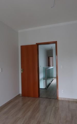 Casa à venda com 107m², 3 quartos e 3 vagasSuíte