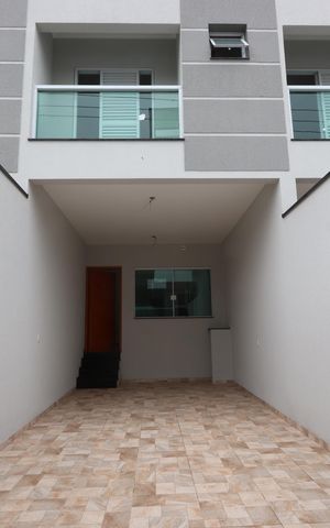 Casa à venda com 107m², 3 quartos e 3 vagasGaragem