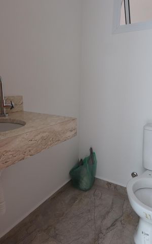 Casa à venda com 107m², 3 quartos e 3 vagasLavabo
