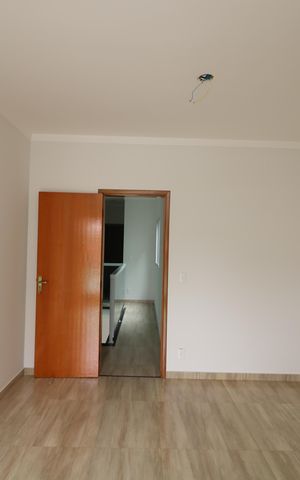 Casa à venda com 107m², 3 quartos e 3 vagasSuíte