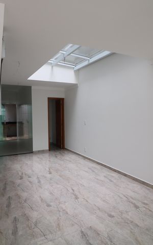 Casa à venda com 107m², 3 quartos e 3 vagasSala