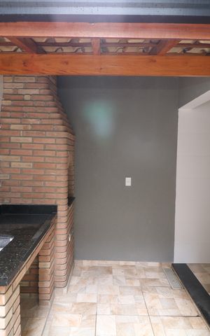 Casa à venda com 107m², 3 quartos e 3 vagasChurrasqueira