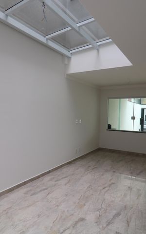 Casa à venda com 107m², 3 quartos e 3 vagasSala