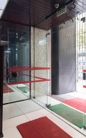 Apartamento à venda com 227m², 4 quartos e sem vagaÁrea comum