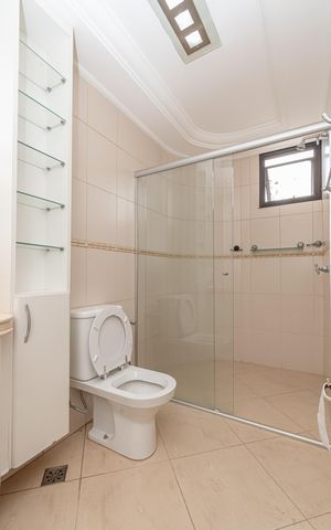 Apartamento para alugar com 200m², 3 quartos e 2 vagas Apartamento para alugar com 200m², 3 quartos e 2 vagasBanheiro da Suíte 2
