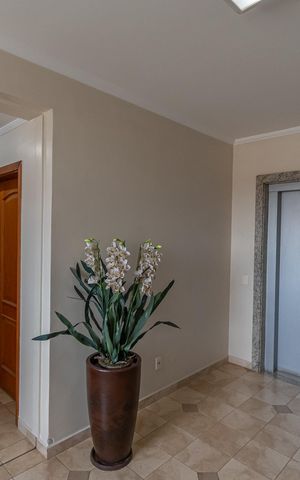 Apartamento para alugar com 200m², 3 quartos e 2 vagas Apartamento para alugar com 200m², 3 quartos e 2 vagasHall Entrada