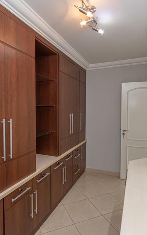 Apartamento para alugar com 200m², 3 quartos e 2 vagas Apartamento para alugar com 200m², 3 quartos e 2 vagasEscritório