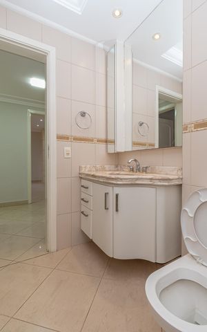 Apartamento para alugar com 200m², 3 quartos e 2 vagas Apartamento para alugar com 200m², 3 quartos e 2 vagasBanheiro