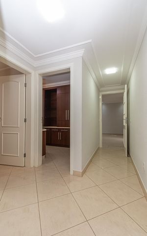 Apartamento para alugar com 200m², 3 quartos e 2 vagas Apartamento para alugar com 200m², 3 quartos e 2 vagasCorredor