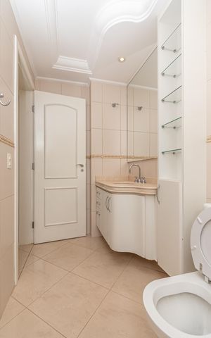 Apartamento para alugar com 200m², 3 quartos e 2 vagas Apartamento para alugar com 200m², 3 quartos e 2 vagasBanheiro da Suíte 2